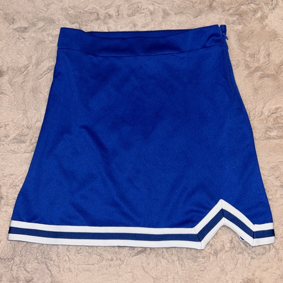 DANZCUE cheerleading skirt in size LC - Picture 1 of 11